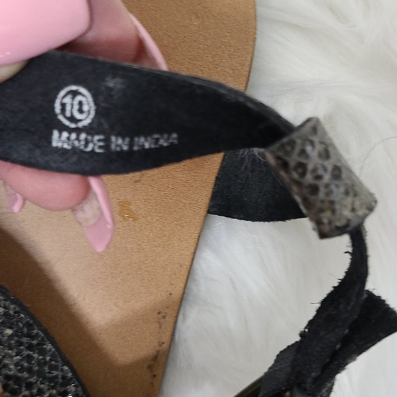 Urban Outfitters Sandals Size 10 Gray Snake Print Flats Comfort Fit Everyday - Picture 2 of 5